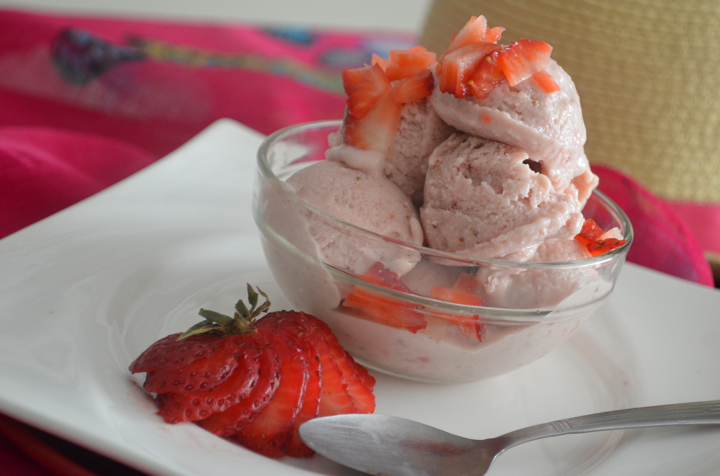 Small Batch Strawberry Banana Frozen Yogurt Recipe