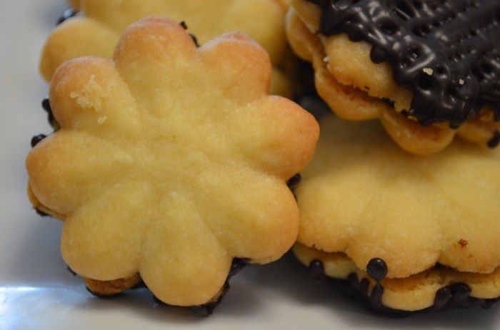 Shortbread Cookies with Chocolate Ganache