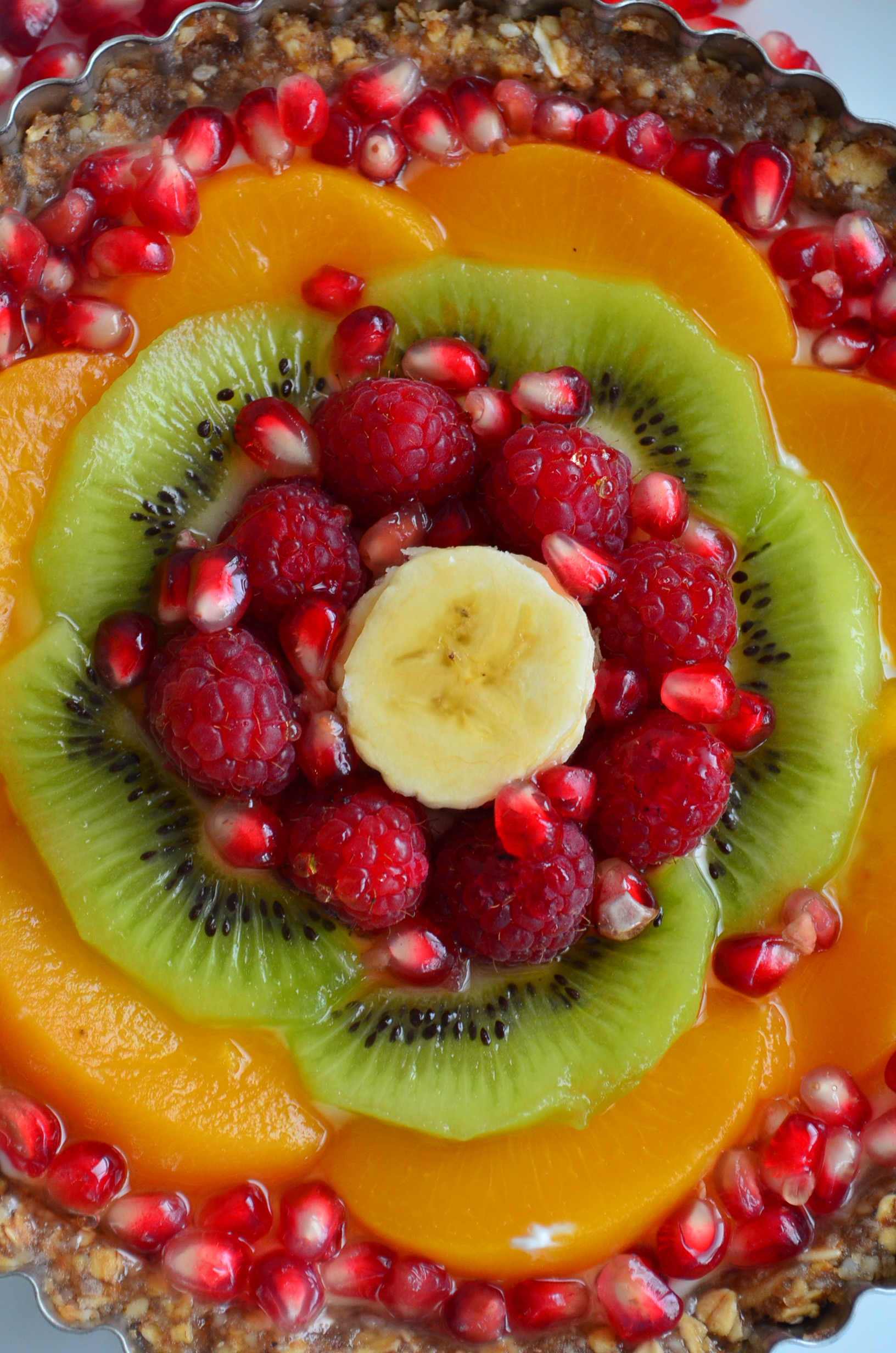 No Bake Greek Yogurt and Dates Fruit Tart