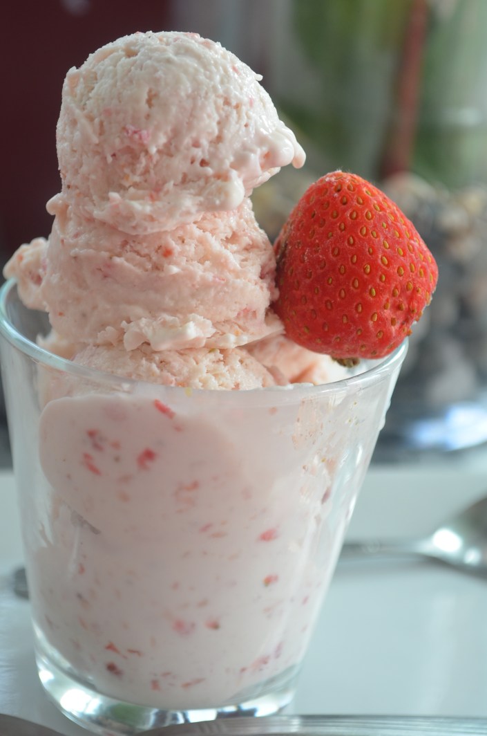 Homemade Strawberry Ice Cream