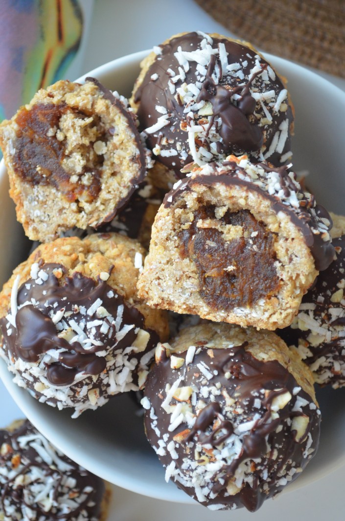 Dates and Oat Power Balls