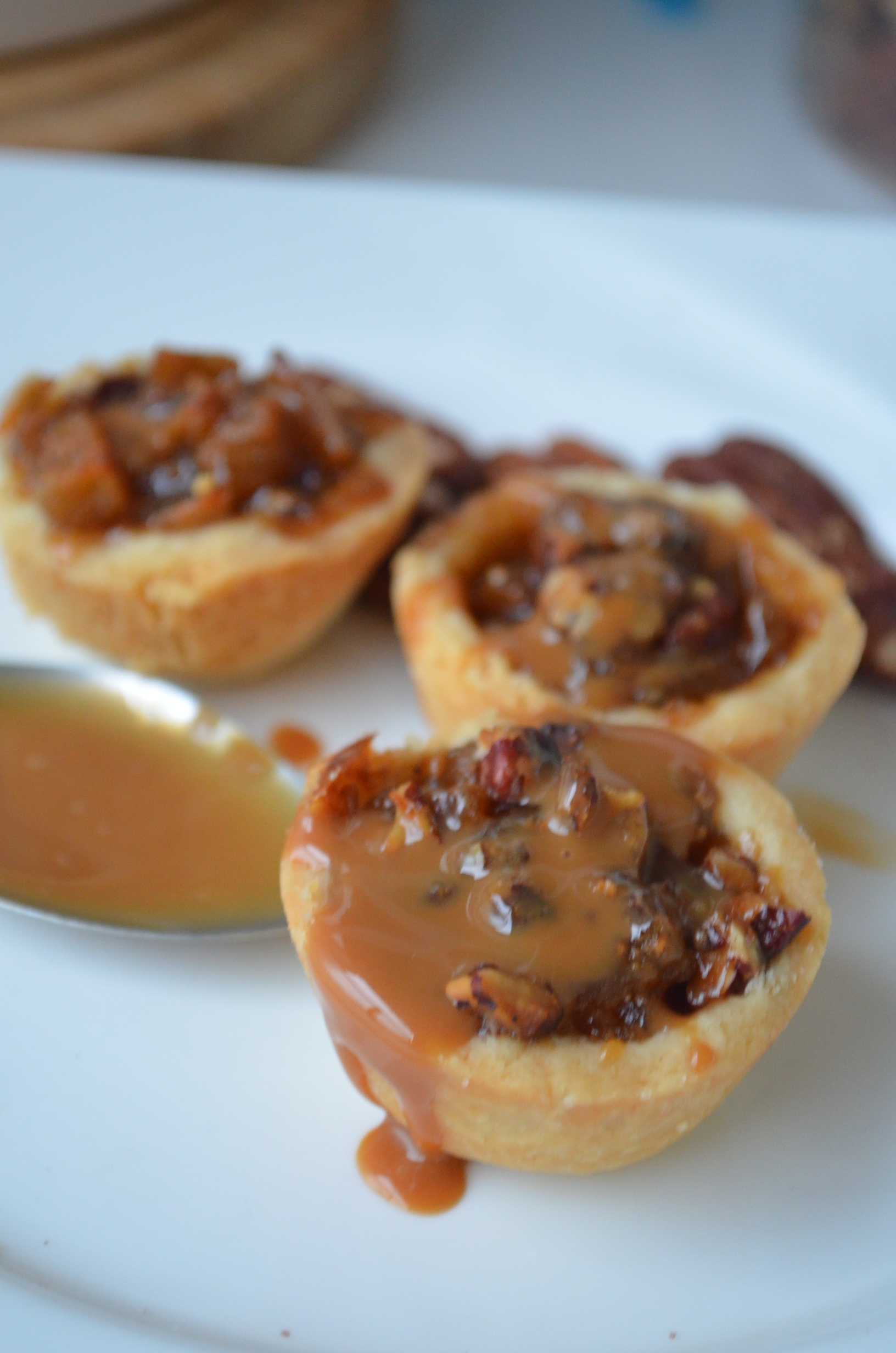 Small Batch Mini Caramel Apple Pie Recipe