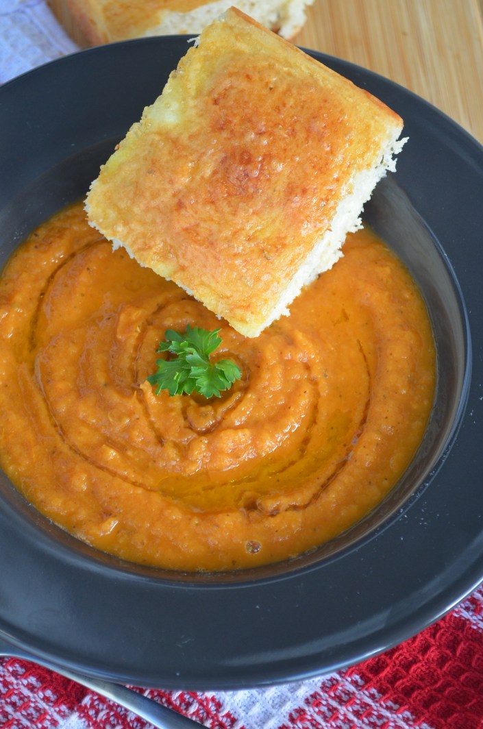Homemade Roasted Tomato Basil Soup