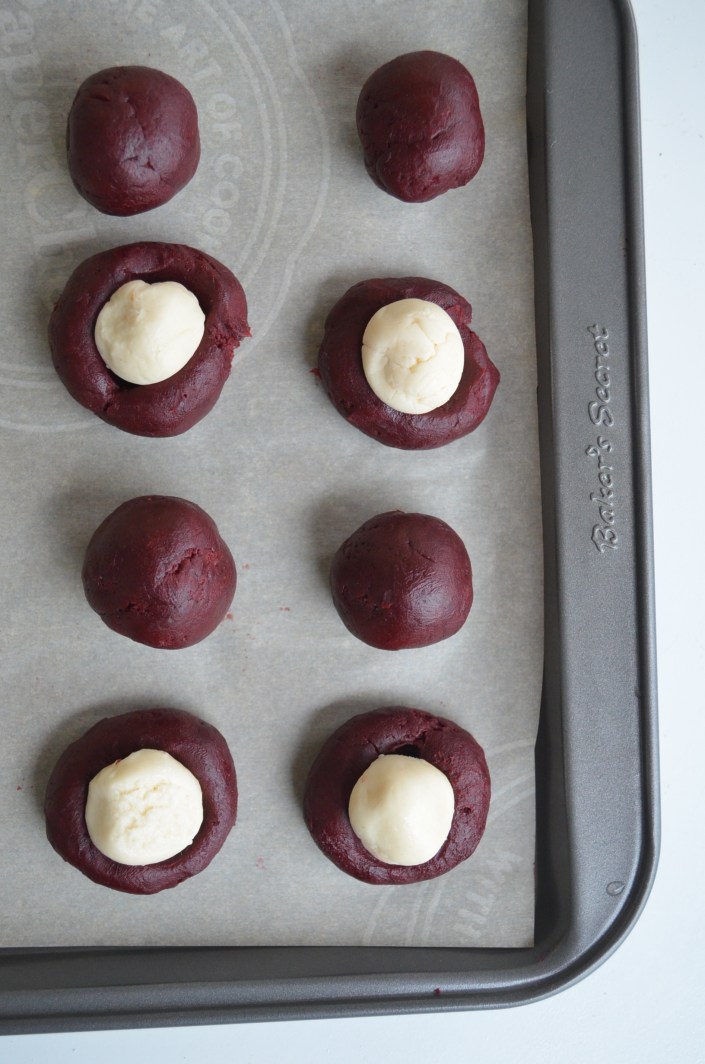 Stufed Red Velvet Cookie