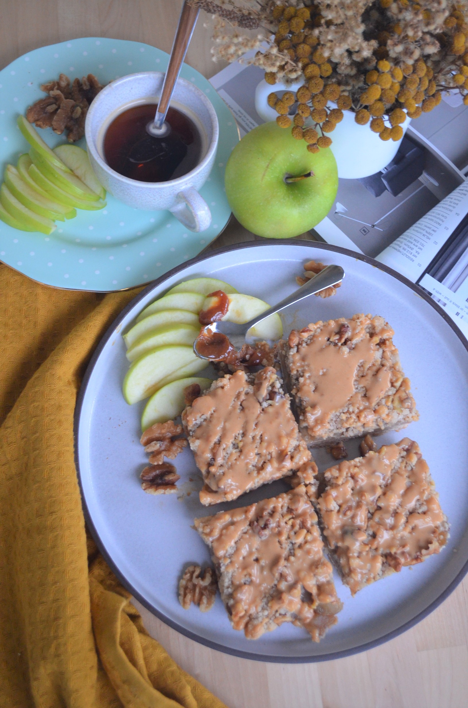 Small Batch Apple Pie Crumb Bars Recipe