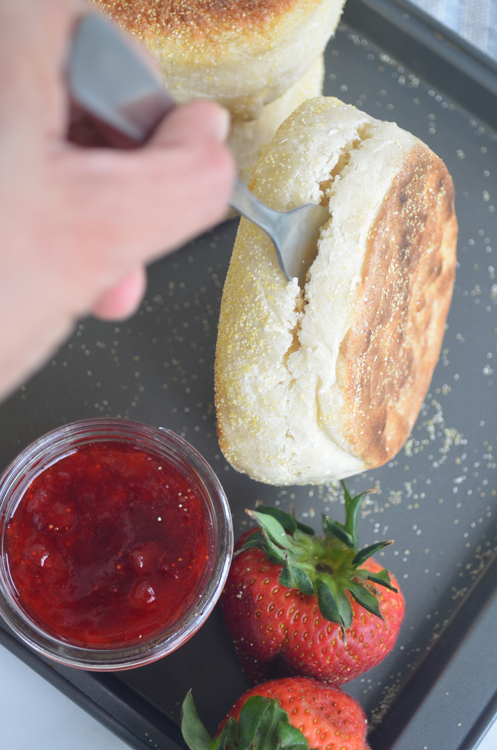 How to Cut English Muffin