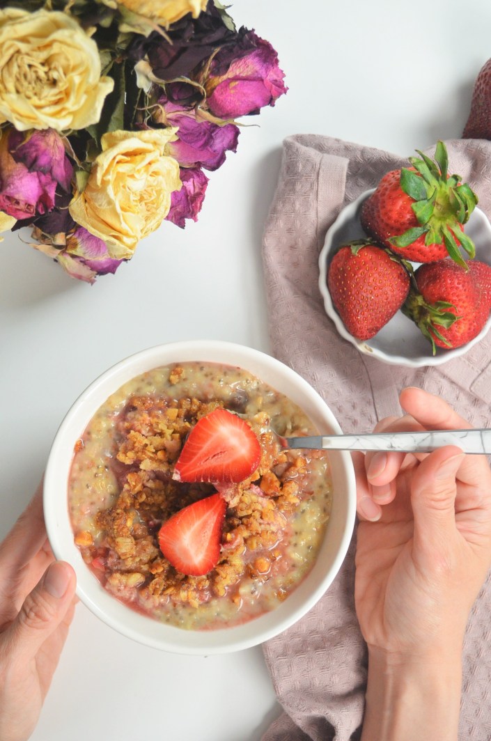 Strawberry Crisp Oatmeal For One