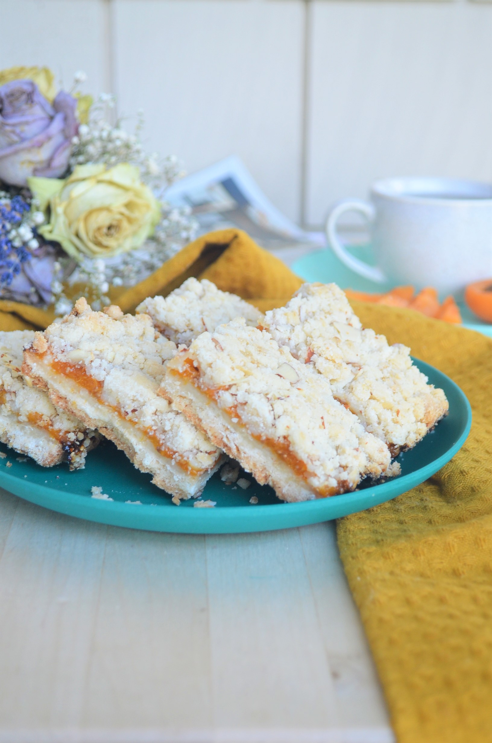 Small Batch Apricot Shortbread Oats Bar