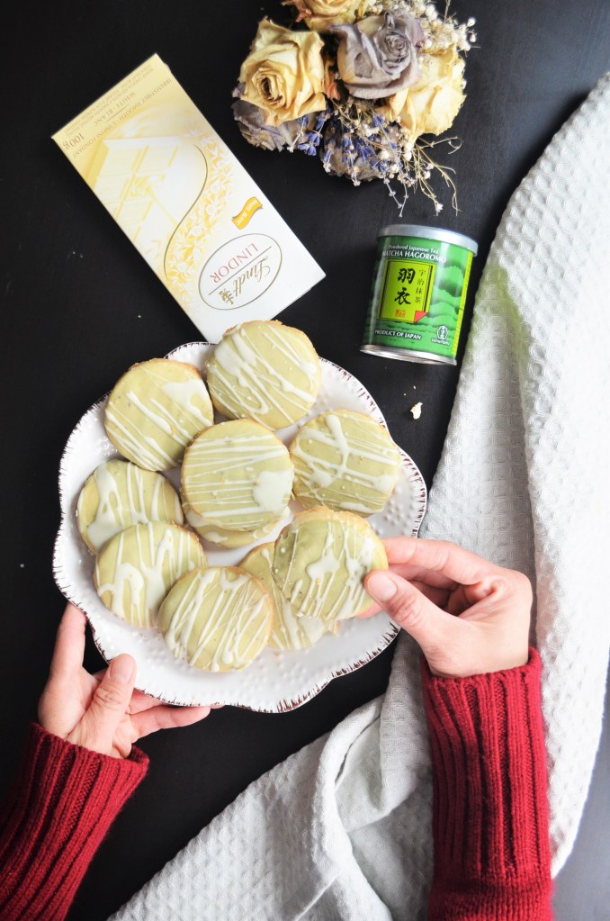 Matcha Glazed  Shortbread Cookie
