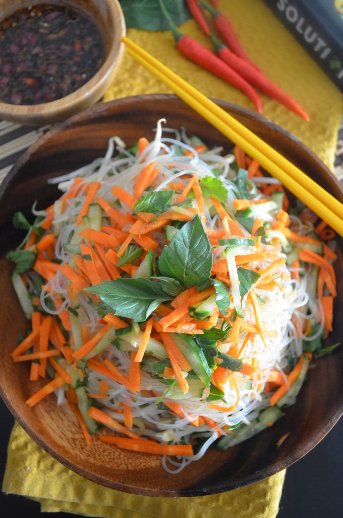 Vietnamese Vermicelli Salad with Chili Sauce
