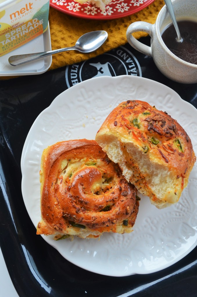 Jalapeno and Cream Cheese Pull Apart Bread Rolls