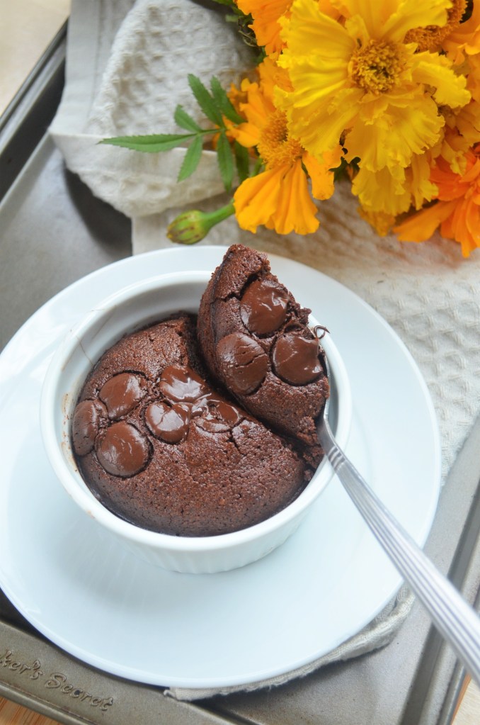 Small Batch Flourless Almond Cake